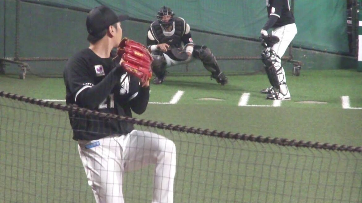 ロッテ 石川柊太が試合前にブルペンで投球練習　西武 vs ロッテ　2025年9月29日(月)　ベルーナドーム