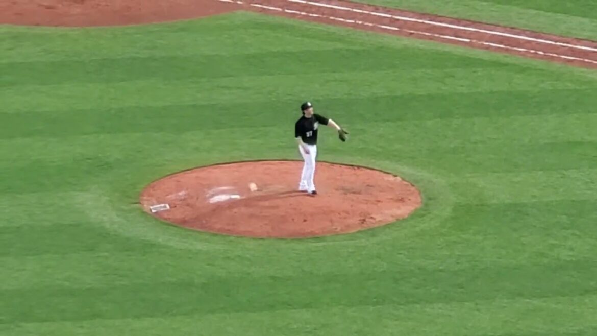 20250316　小野郁が登板！広島東洋ｶｰﾌﾟ　8回ｳﾗ　攻撃前の3連@MAZDA Zoom-Zoom ｽﾀｼﾞｱﾑ広島･ﾋﾞｼﾞﾀｰﾊﾟﾌｫｰﾏﾝｽ ｵｰﾌﾟﾝ戦