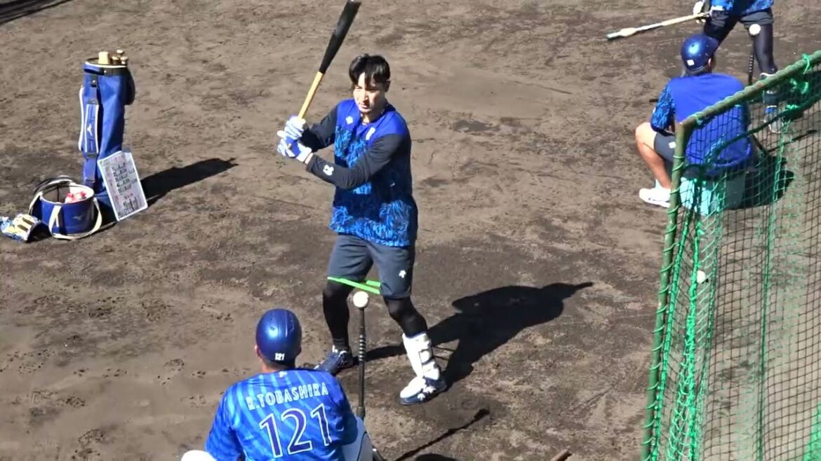 2025年10月みやざきフェニックスリーグ 伊藤 光 選手のティー打撃練習