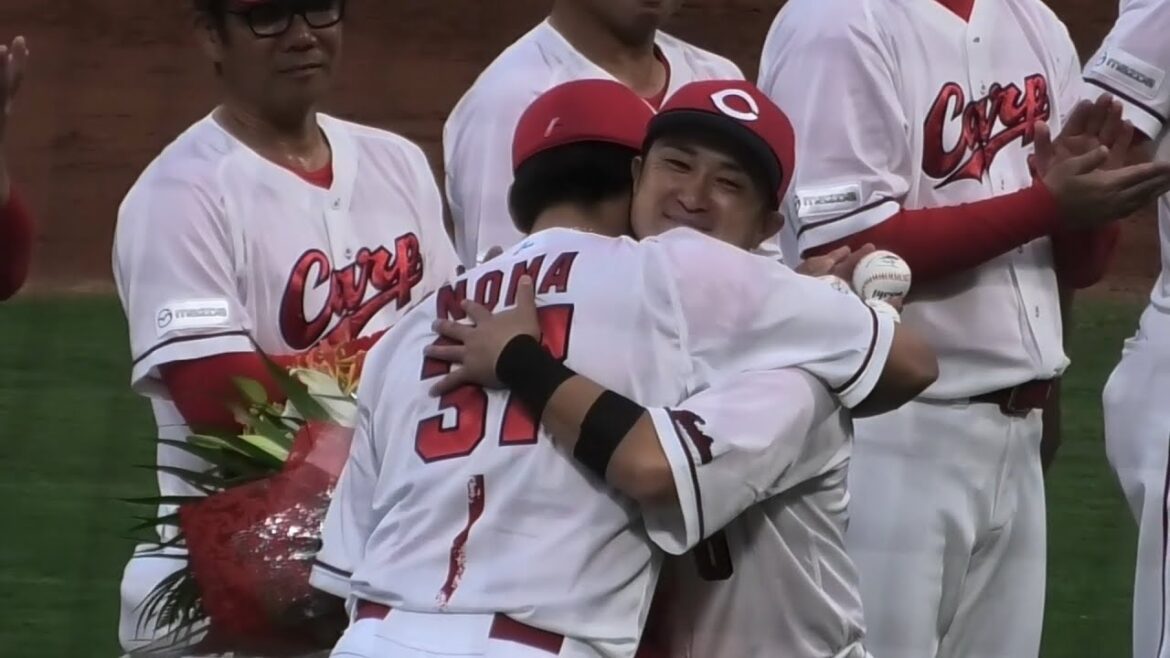 引退上本崇司さんにこれまでの感謝を伝える、カミカミの野間峻祥！広島東洋カープ 2025年10月4日