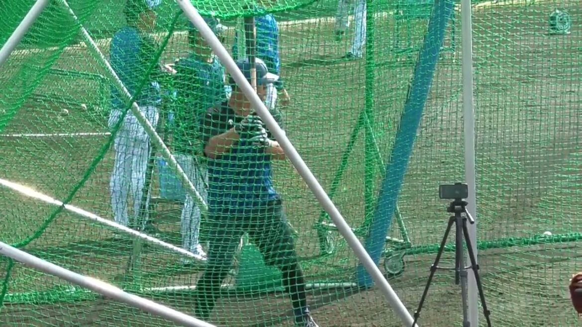 2025年10月みやざきフェニックスリーグ・横浜DeNA  東妻 選手・益子 選手のフリー打撃練習