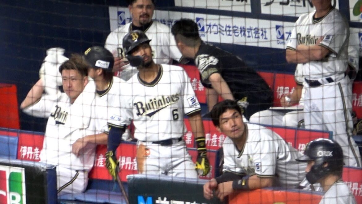 ①【紅白戦】静まり返る場内に響く声援→頓宮＆宗が思わずそちらをチラリ