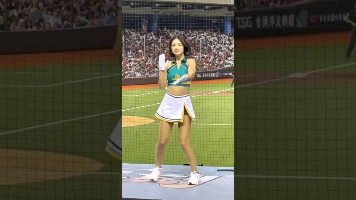 2025/09/25 米妮 王柏融應援 ( 台鋼雄鷹 統一獅 ) #baseball #cheerleader #啦啦隊 #치어리더 #台湾チア