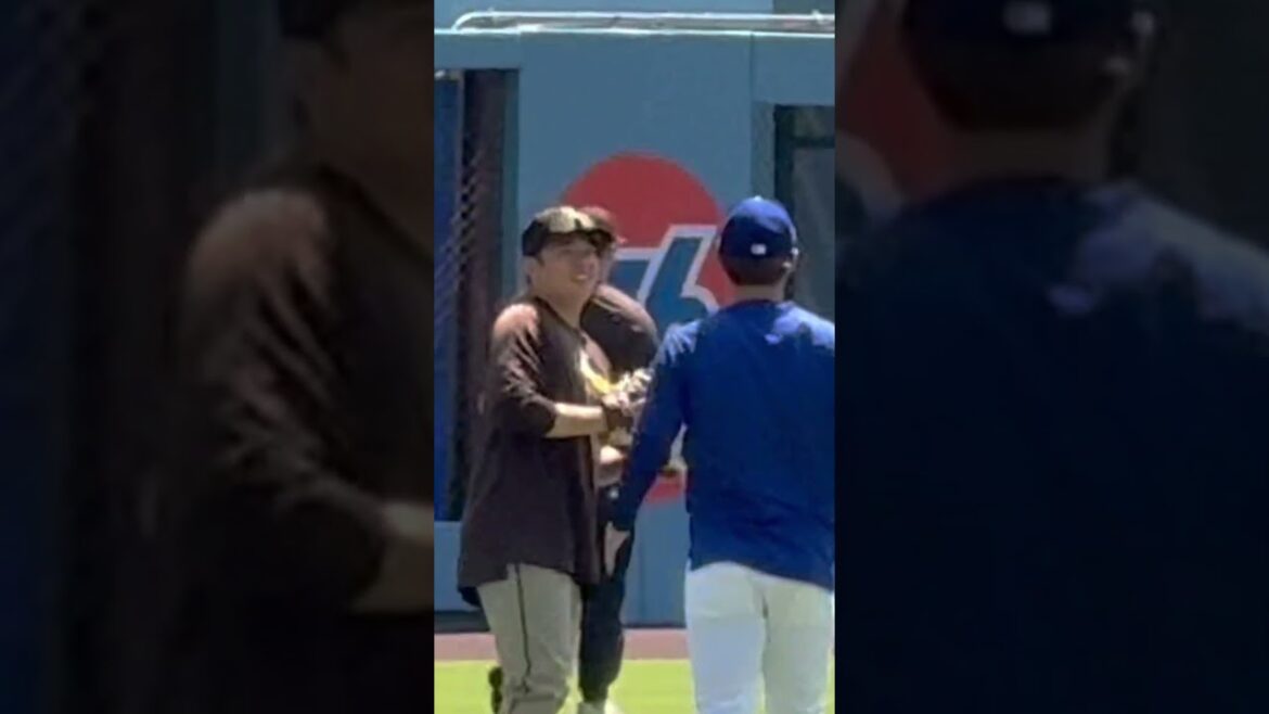 【走り寄るヨシノブ💙】松井裕樹投手の元へ【1番DH・大谷翔平選手】ドジャースvsパドレス第3戦@ドジャー・スタジアム8/17/2025  #大谷翔平 #山本由伸   #dodgers