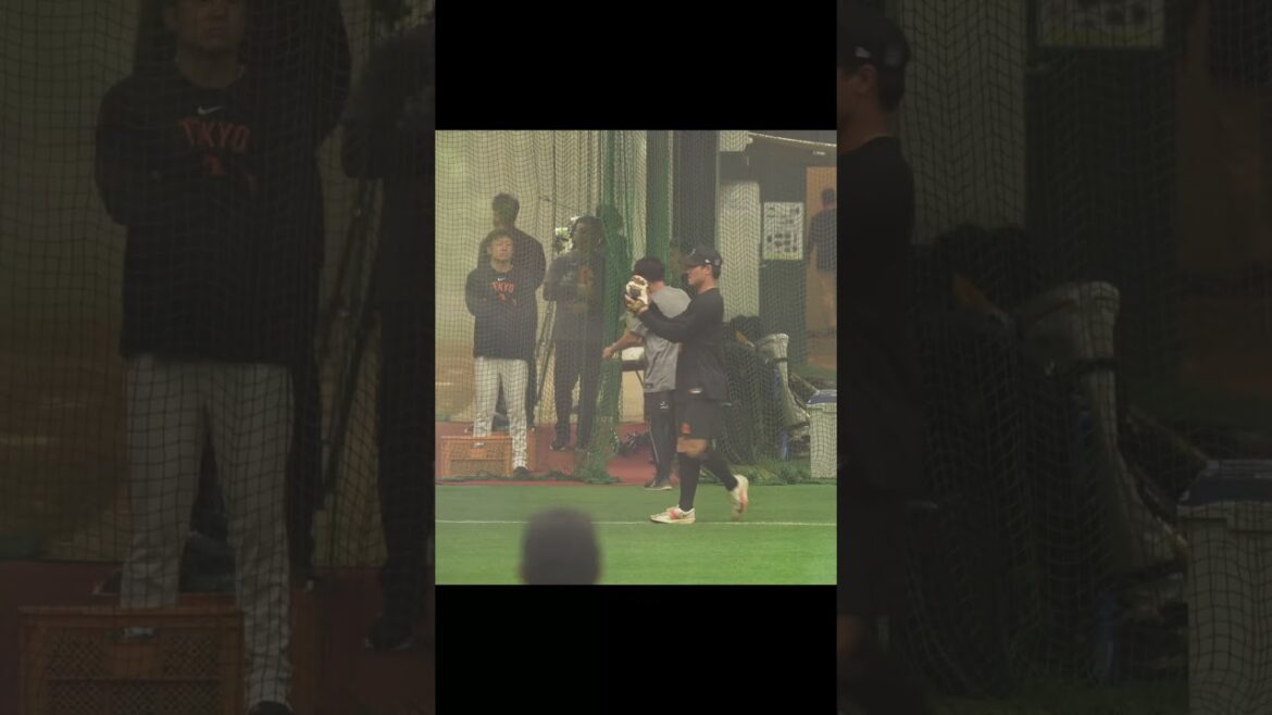 【巨人】秋季練習で投球練習をする郡拓也選手 #shorts #baseball #sports #ジャイアンツ #巨人 #プロ野球