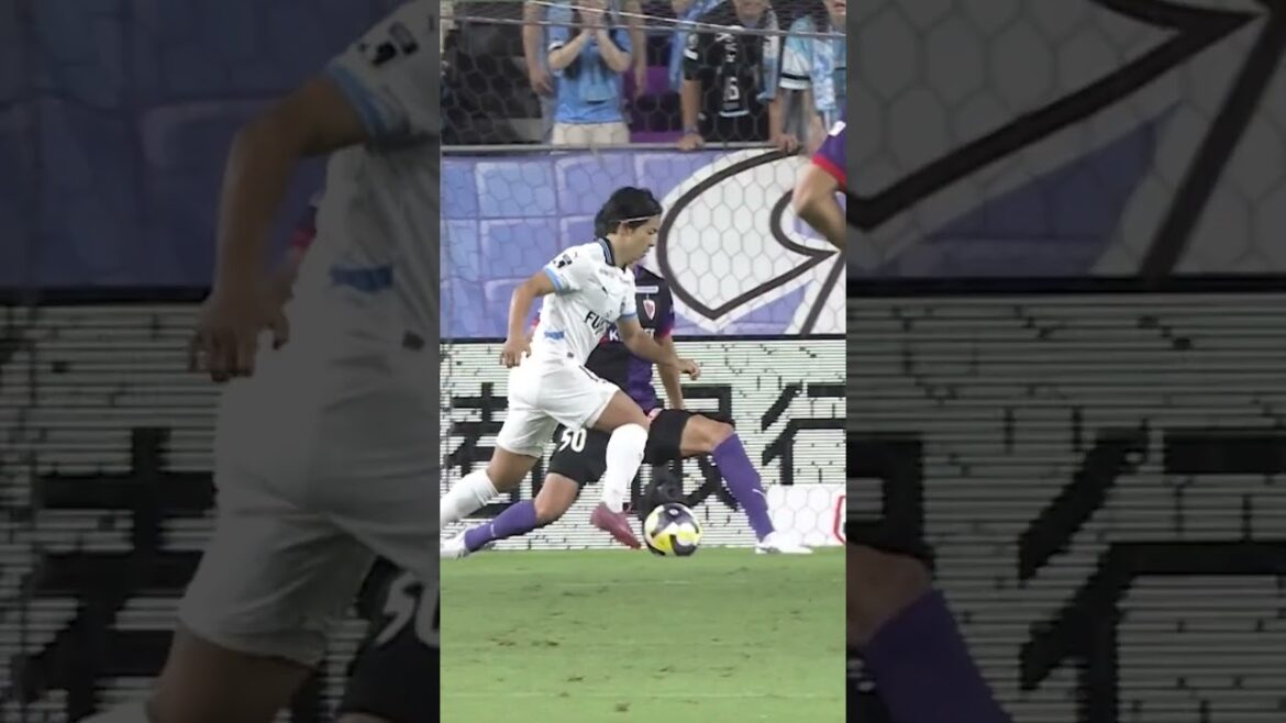 直近10戦10発。伊藤達哉がコンパクトな一振りでゴール右隅を射抜く。#川崎フロンターレ #frontale