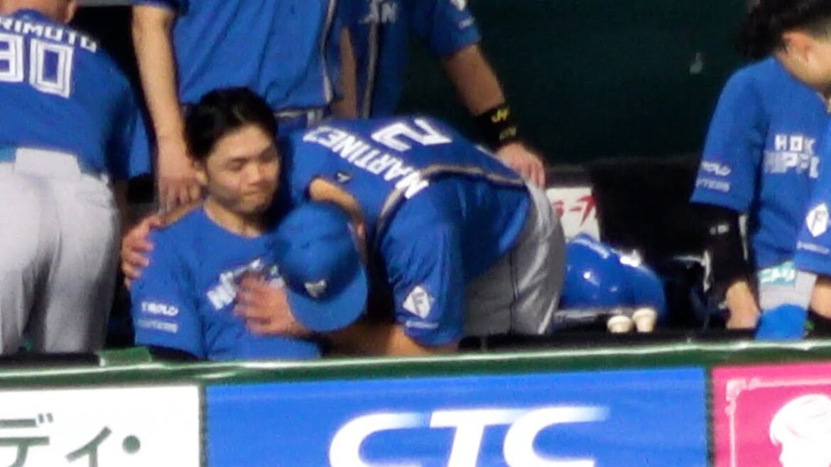 【北海道日本ハムファイターズ】CS 最終戦 敗戦決定後にマルティネスが#郡司裕也など選手ひとりひとりを慰める 現地映像