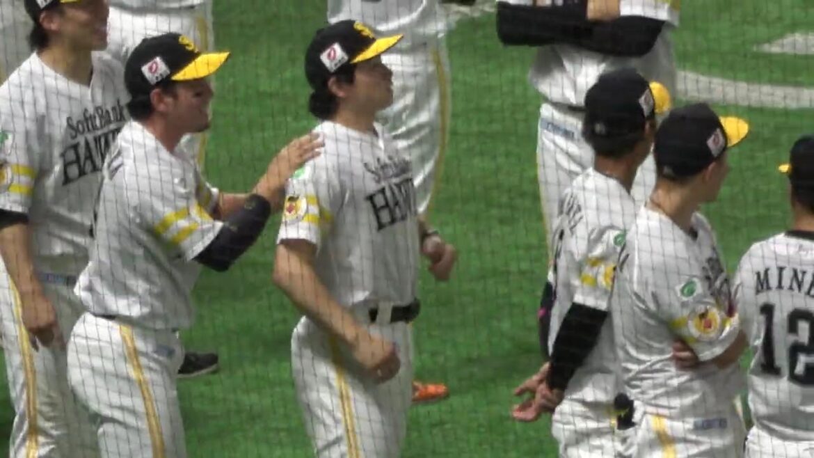 【福岡ソフトバンクホークス】CS 最終戦 セレモニー前 栗原陵矢と谷川原健太やベテラン勢が楽しそう 現地映像