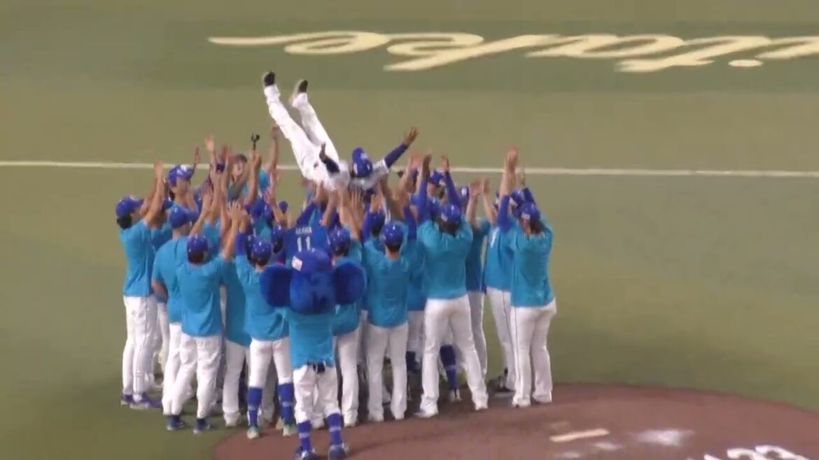 引退セレモニーで胴上げされる岡田　無視される祖父江