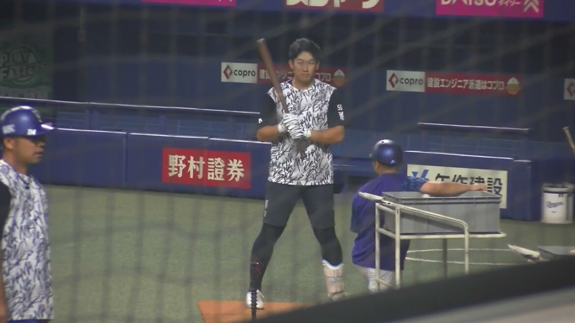 横浜DeNAベイスターズ 山本祐大選手が片手でトスバッティング 2025/9/18 バンテリンドーム