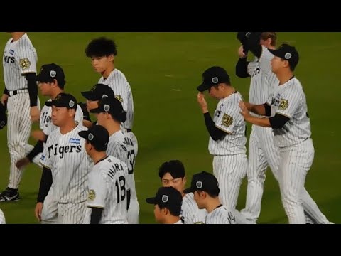 【泣くな、ありがとう。】 バケモノ柳田に痛恨同点被弾で涙が止まらない石井を励ます投手陣【来年も頼むぞ】 【泣くな、ありがとう。】 バケモノ柳田に痛恨同点被弾で涙が止まらない石井を励ます投手陣【来年も頼むぞ】