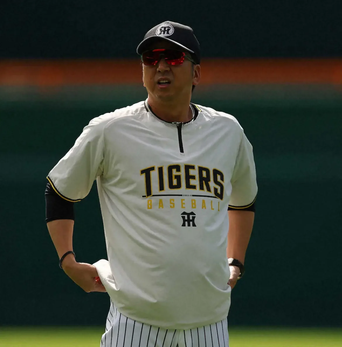 阪神・藤川監督　PSモードだ「みんなが次に向けて没頭している姿を見た」全体練習を見守り確かな手応え - スポニチ Sponichi Annex 野球