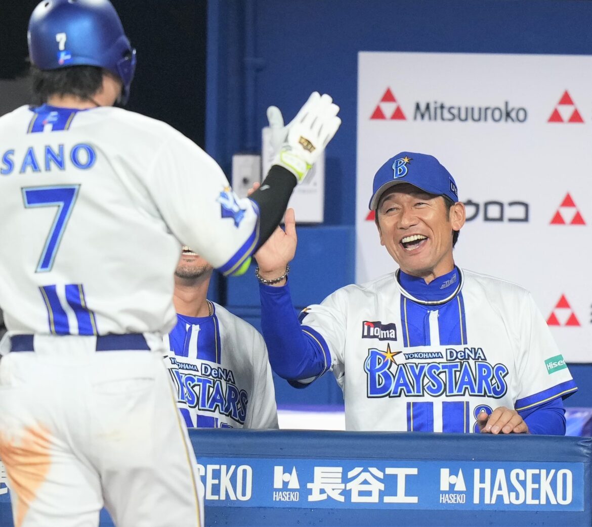 【DeNA】最終戦勝利で三浦監督通算勝ち越し 佐野15号V弾 筒香6年ぶり20号 武田1失点もプロ初勝利 ドラ5田内プロ初安打 中川プロ初S（TBS NEWS DIG Powered by JNN）