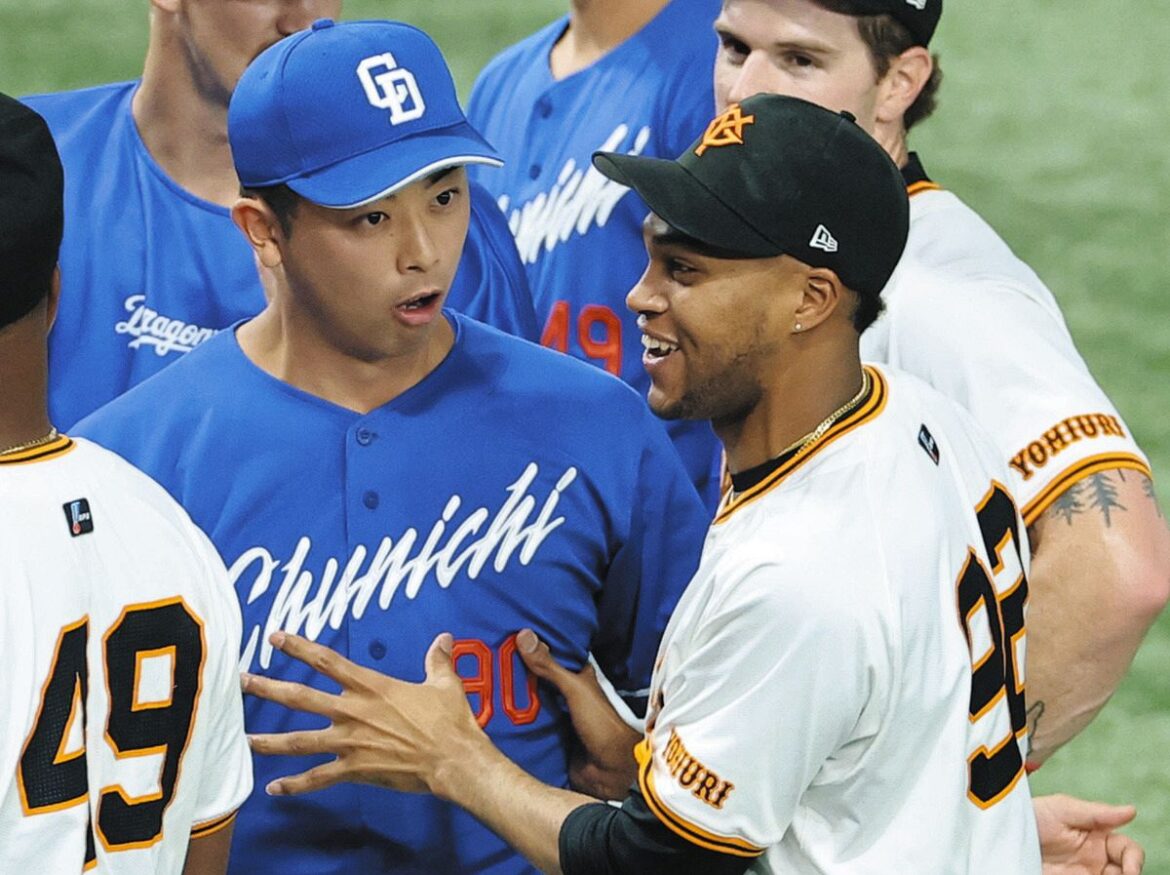 巨人・マルティネス、セ記録並ぶ『46』でセーブ王 元同僚の中日・松山とタイトル分け合い「彼が取ったことはうれしい」（中日スポーツ） - Yahoo!ニュース - Yahoo!ニュース
