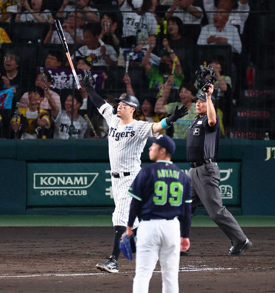 独走Vの阪神 タイトル7冠確保！佐藤輝が本塁打王、打点王の2冠 村上は投手3冠（スポニチアネックス） - Yahoo!ニュース - Yahoo!ニュース