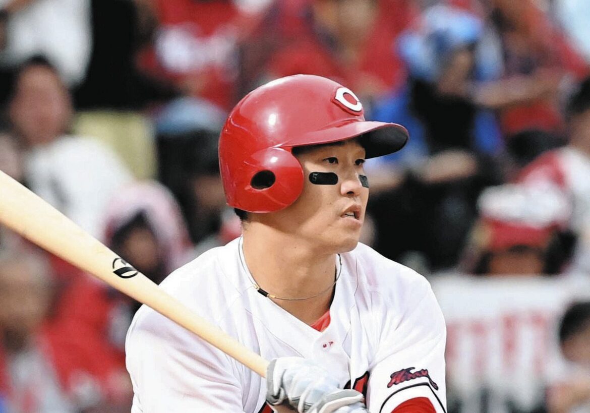 広島・小園海斗、首位打者と最高出塁率の2冠に輝く、今季最終打席は脇腹への死球「出塁率が上がってよかった」と苦笑い（中日スポーツ） - Yahoo!ニュース - Yahoo!ニュース