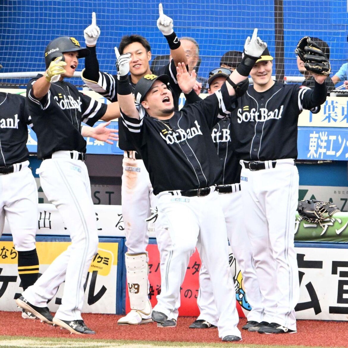 リーグ連覇のソフトバンク、最終戦で有原航平と杉山一樹がタイトル獲得 山川穂高は決勝満塁弾 柳田悠岐も11年ぶり先頭打者弾（西スポWEB OTTO！） - Yahoo!ニュース - Yahoo!ニュース