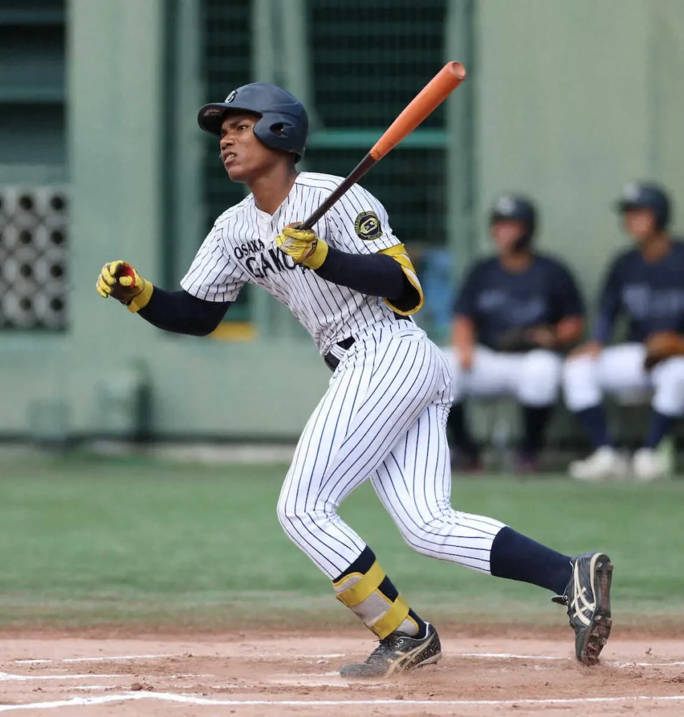 【大学野球】巨人4人体制！大院大エドポロ・ケインが無安打も注目度不変、8球団の前で奮闘 - スポニチ Sponichi Annex 野球