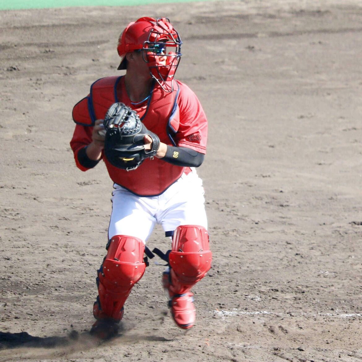 広島・二俣 捕手再挑戦「第一段階としてはＯＫ」八回４年ぶりマスク 内外野プラスで出場数増へ 新井監督が打診（デイリースポーツ） - Yahoo!ニュース - Yahoo!ニュース