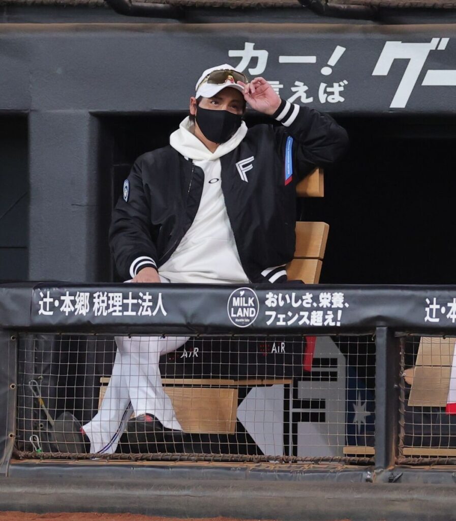 【日本ハム】新庄剛志監督が紅白戦中にインスタ更新「紅白戦 始まりました」…ファン、審判にお礼（スポーツ報知） - Yahoo!ニュース - Yahoo!ニュース