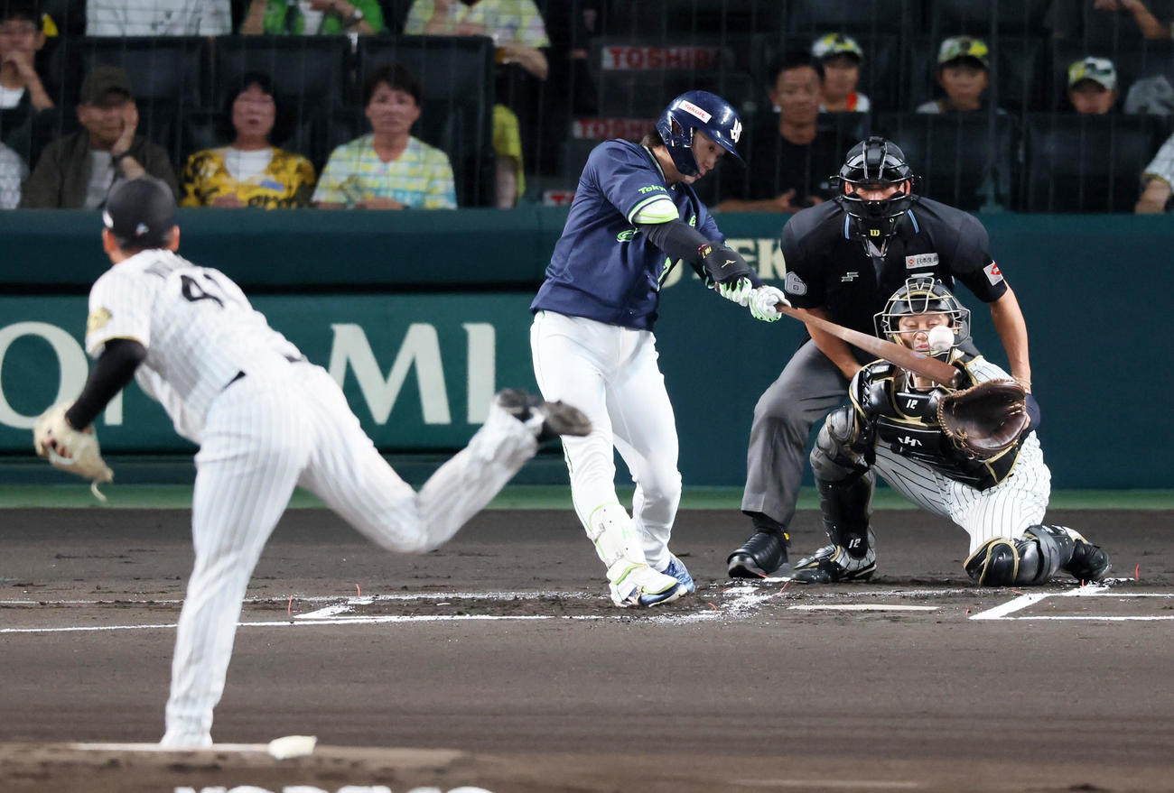 10月2日、阪神戦で村上頌樹から中前打
