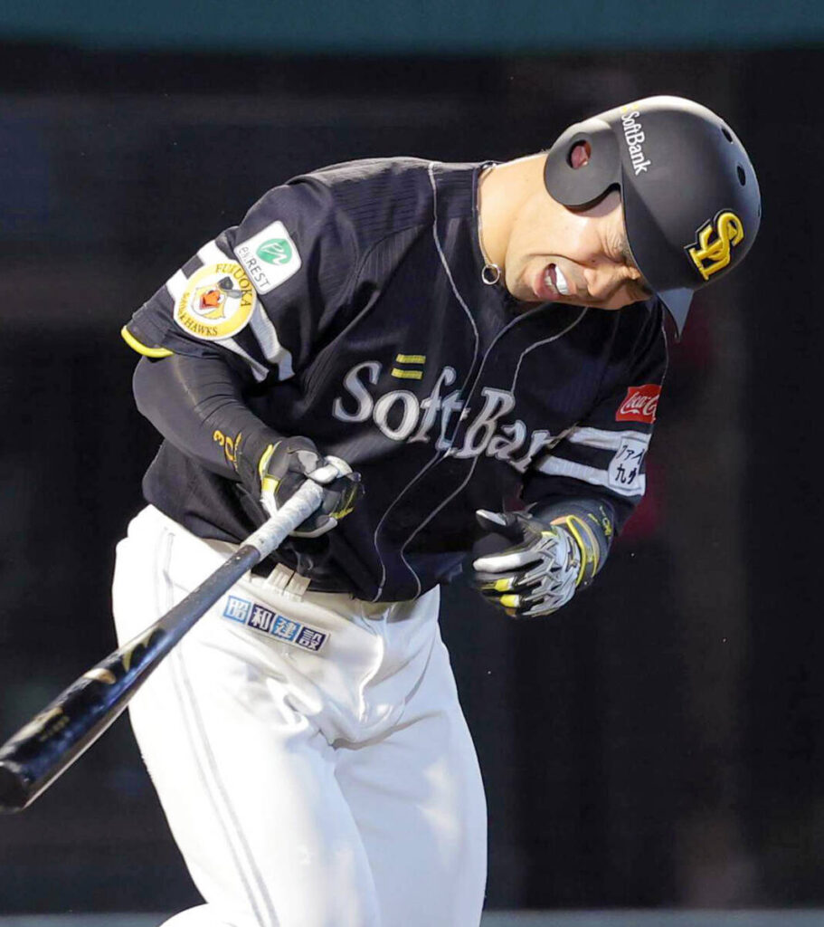 【ソフトバンク】左脇腹負傷の近藤健介がＣＳ出場断念 「なかなか回復が難しい」と小久保監督 背部痛の周東にも暗雲（スポーツ報知） - Yahoo!ニュース - Yahoo!ニュース