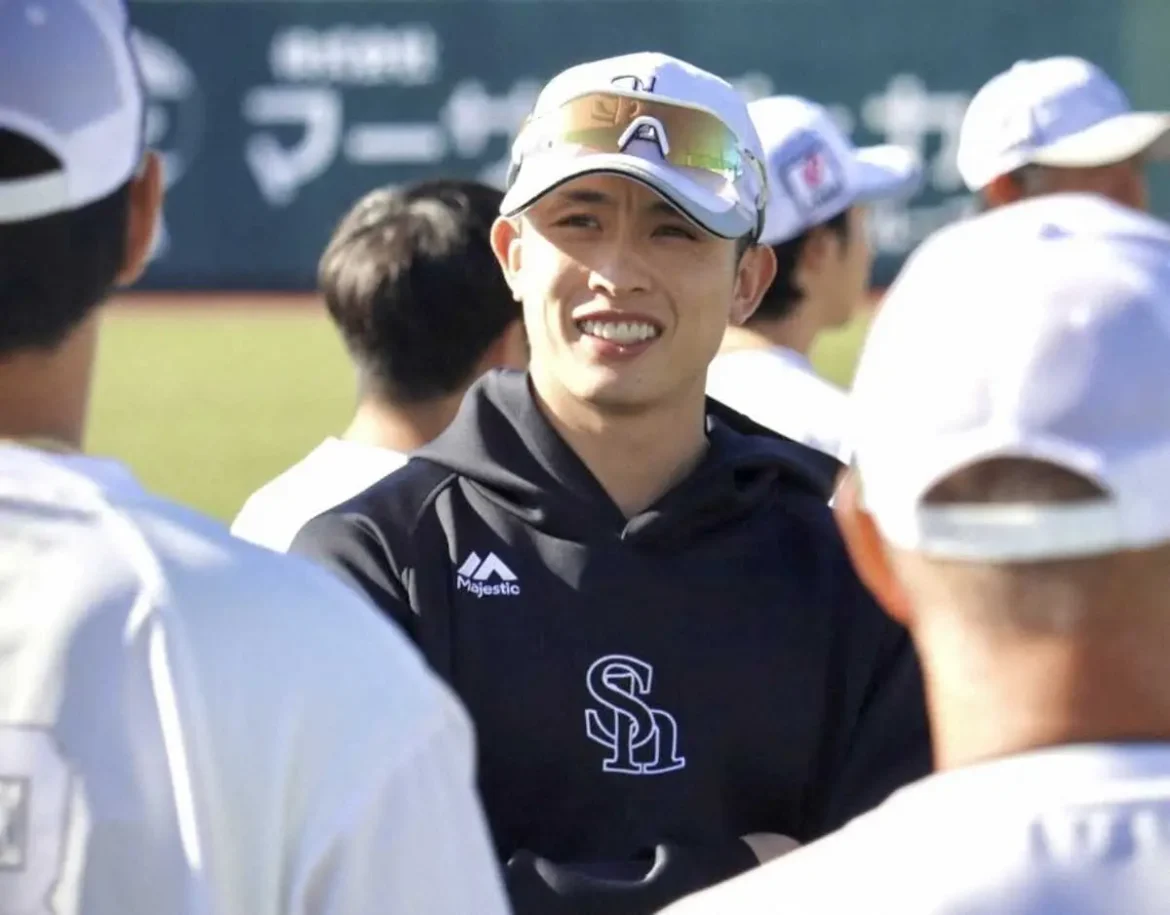 ソフトバンク・周東佑京　死球を受けた背中は硬さが残り動かしにくい状態　CSは「何とも言えない」 - スポニチ Sponichi Annex 野球