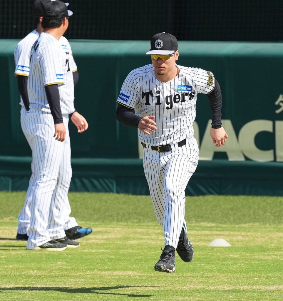 阪神・佐藤輝明ら最強虎投撃ちでCS仕上げ 荒天予報で藤川監督が主力フェニックス・リーグ派遣中止を決断（サンケイスポーツ） - Yahoo!ニュース - Yahoo!ニュース