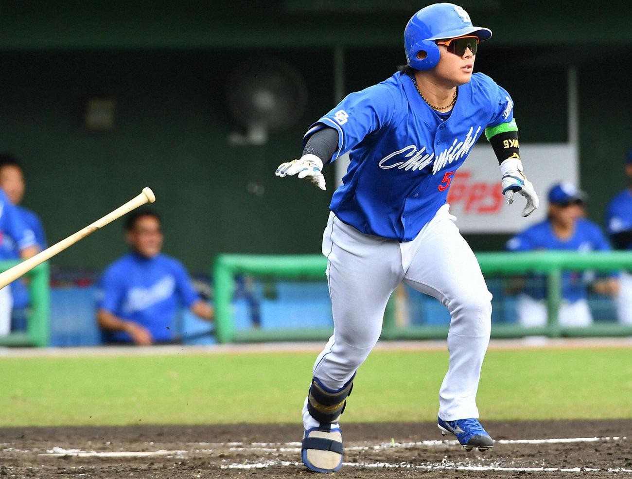 10月4日のファーム日本選手権巨人対中日で、右越え適時二塁打を放つ