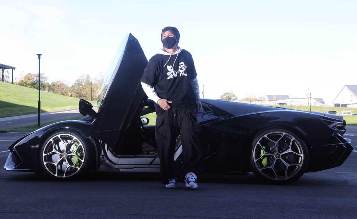 Nippon-Ham Ham Fighters manager Tsuyoshi Shinjo enters ESCON with a Lamborghini valued at ¥80 million: “I don’t know how to operate it…” | Pacific League ランボルギーニで球場入りした新庄剛志監督(カメラ・池内 雅彦)