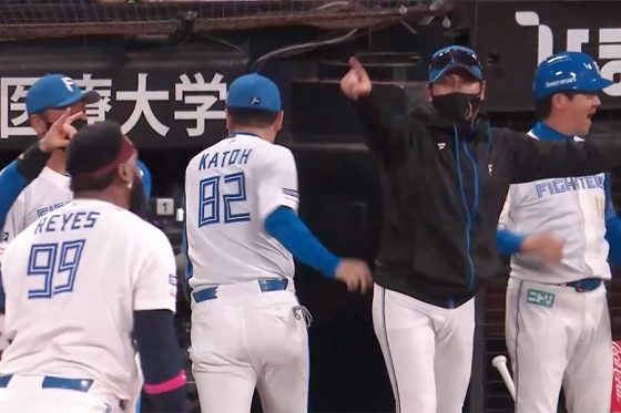 日本ハム、大逆転勝利でCSファイナル進出 オリに2連勝…レイエス決勝打&矢澤神走塁 | Full-Count 日本ハム、大逆転勝利でCSファイナル進出 オリに2連勝…レイエス決勝打&矢澤神走塁 | Full-Count