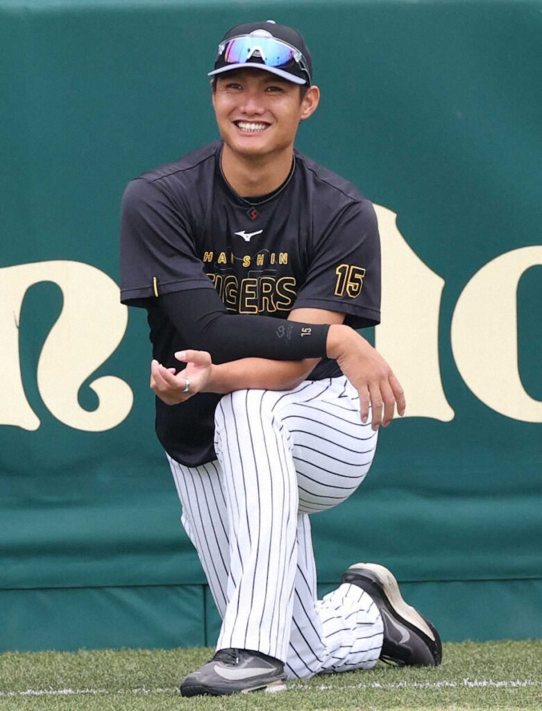 野手転向の阪神・西純矢がフリー打撃で快音！48スイングで柵越え1本 笑顔でガッツポーズする場面も（スポニチアネックス） - Yahoo!ニュース - Yahoo!ニュース