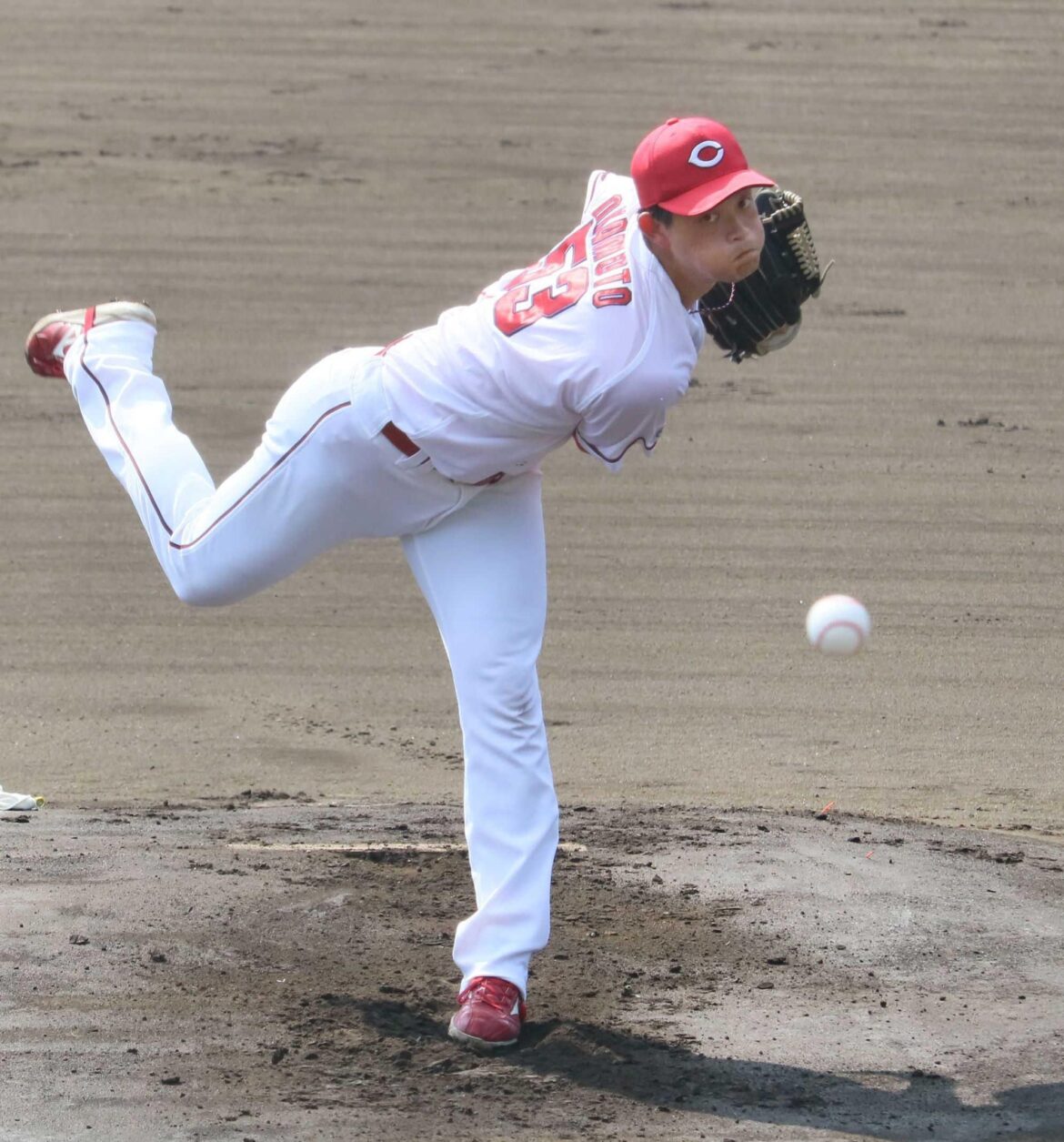 広島・岡本 ９８球完封勝利で“マダックス”達成「開幕から先発ローテ狙う気持ちで投げています」（デイリースポーツ） - Yahoo!ニュース - Yahoo!ニュース