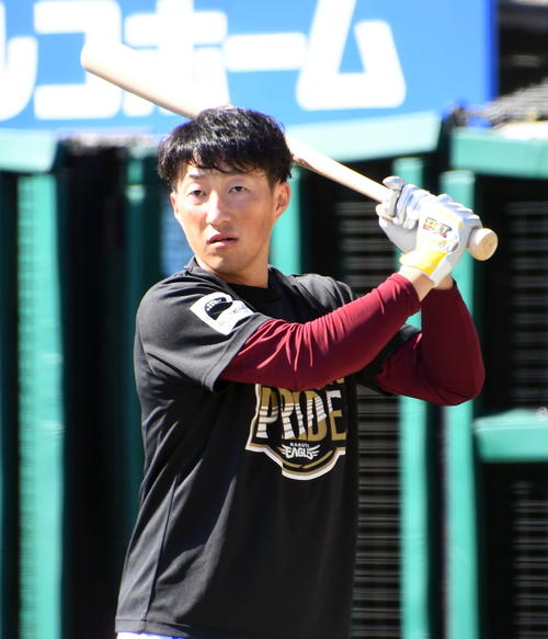 【楽天】小深田大翔、レギュラー返り咲きへ今秋は打撃強化「試合に出ないと話にならない」 – nikkansports.com 練習する楽天小深田