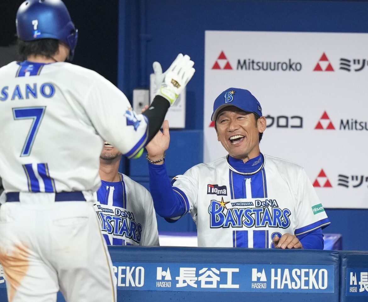 「監督と選手という関係性ですけど…やっぱりベイスターズの先輩」 退任の三浦監督が残したナインとの時間(サンケイスポーツ) – Yahoo!ニュース – Yahoo!ニュース 「監督と選手という関係性ですけど…やっぱりベイスターズの先輩」 退任の三浦監督が残したナインとの時間(サンケイスポーツ) - Yahoo!ニュース - Yahoo!ニュース