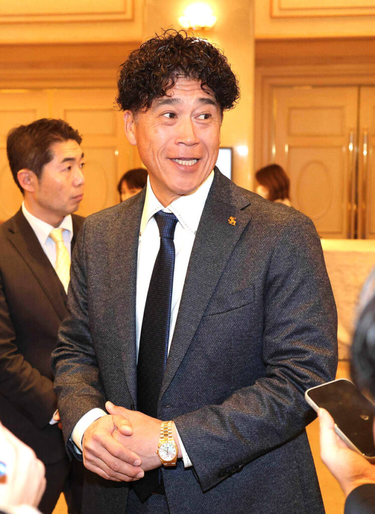 【ソフトバンク】城島健司ＣＢＯがドラフト会議デビューでくじ引き役「麻雀屋の息子に生まれた力を発揮できる」（スポーツ報知） - Yahoo!ニュース - Yahoo!ニュース