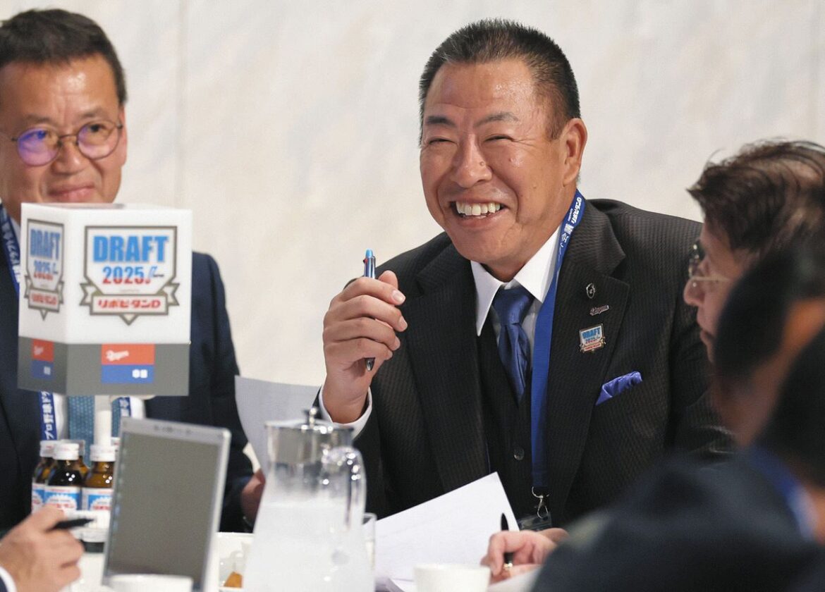 中日・井上監督、「バランスよく取れた」ドラフト総括し安堵 1位・中西と2位・桜井は先発起用、3位の篠崎でブルペン陣強化をイメージ（中日スポーツ） - Yahoo!ニュース - Yahoo!ニュース