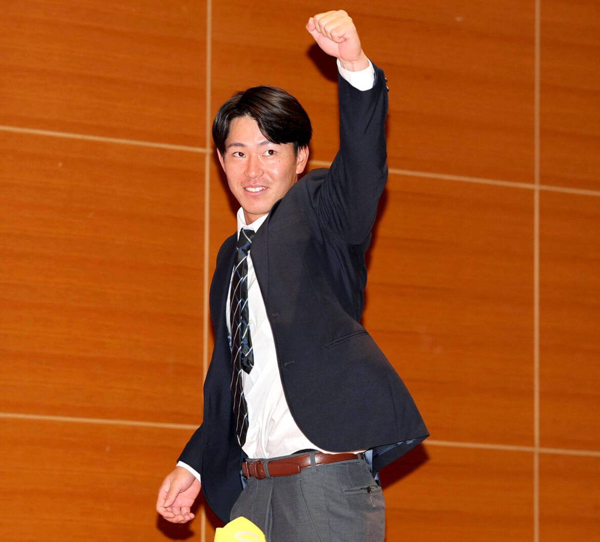 【巨人】４位は中大・皆川岳飛外野手 阿部監督も後輩の指名に笑顔（スポーツ報知） - Yahoo!ニュース - Yahoo!ニュース