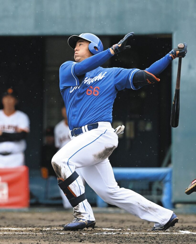 中日・鵜飼航丞、フェニックス・リーグ３本目の本塁打 巨人戦の６回にソロ（中日スポーツ） - Yahoo!ニュース - Yahoo!ニュース