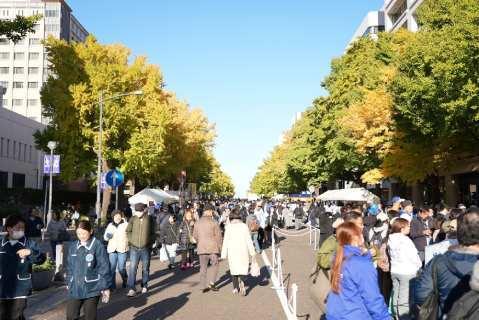 『横浜DeNAベイスターズ BAY BLUE FESTIVAL ~ BAYSTARS FUN! DAYS ~ Supported by ありあけハーバー』 2日目に日本大通りでもブースを出展!(ベースボールチャンネル) 『横浜DeNAベイスターズ BAY BLUE FESTIVAL ~ BAYSTARS FUN! DAYS ~ Supported by ありあけハーバー』 2日目に日本大通りでもブースを出展!(ベースボールチャンネル)