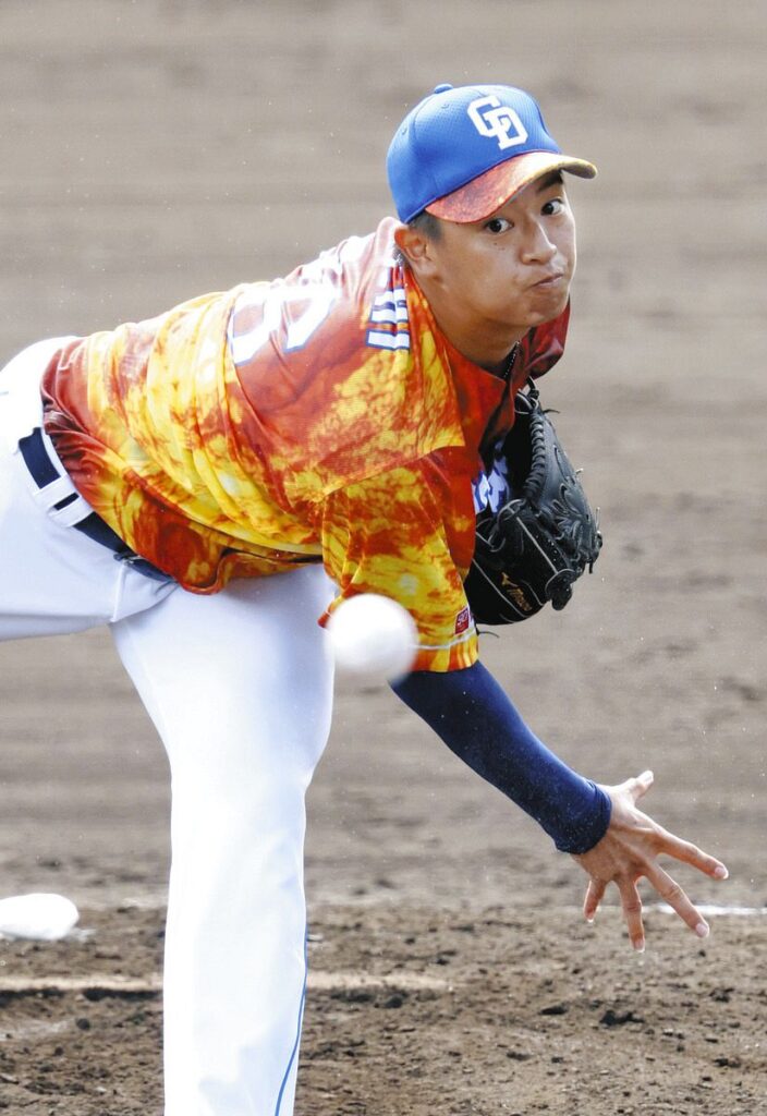 広島－中日　４回裏から登板した仲地