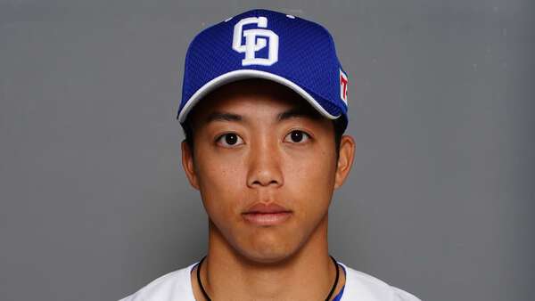 中日・岡林勇希 秋季練習初日で来年新設のホームランテラス対策 「ラインを引いてもらった」「守るなかで東京ドームに近いなと」感覚ためす – au Webポータル 中日・岡林勇希 秋季練習初日で来年新設のホームランテラス対策 「ラインを引いてもらった」「守るなかで東京ドームに近いなと」感覚ためす - au Webポータル