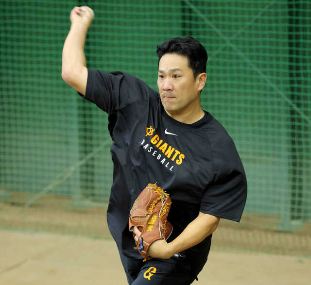 ジャイアンツ球場で体を動かした田中将大（カメラ・今成 　良輔）