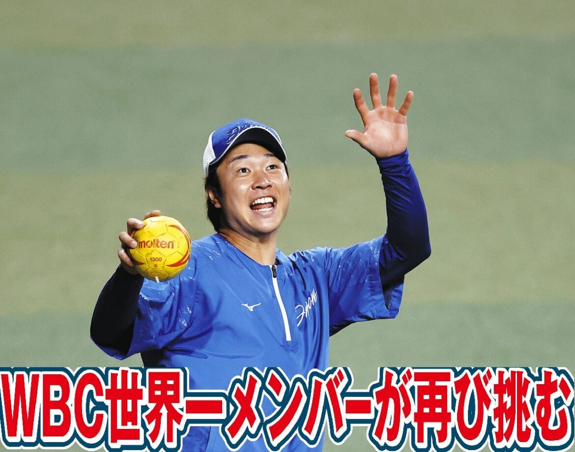 ハンドボールをジャンピングキャッチする高橋宏