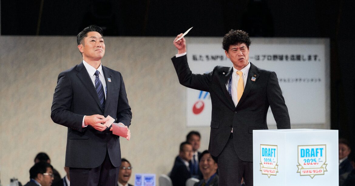 実は「12球団、指名はOKだった」…ドラフト佐々木麟太郎“1巡目競合指名”はなぜ起きた？ 現場でわかったソフトバンク・DeNAの「思惑」とは - ドラフト会議 | プロ野球 - Number Web