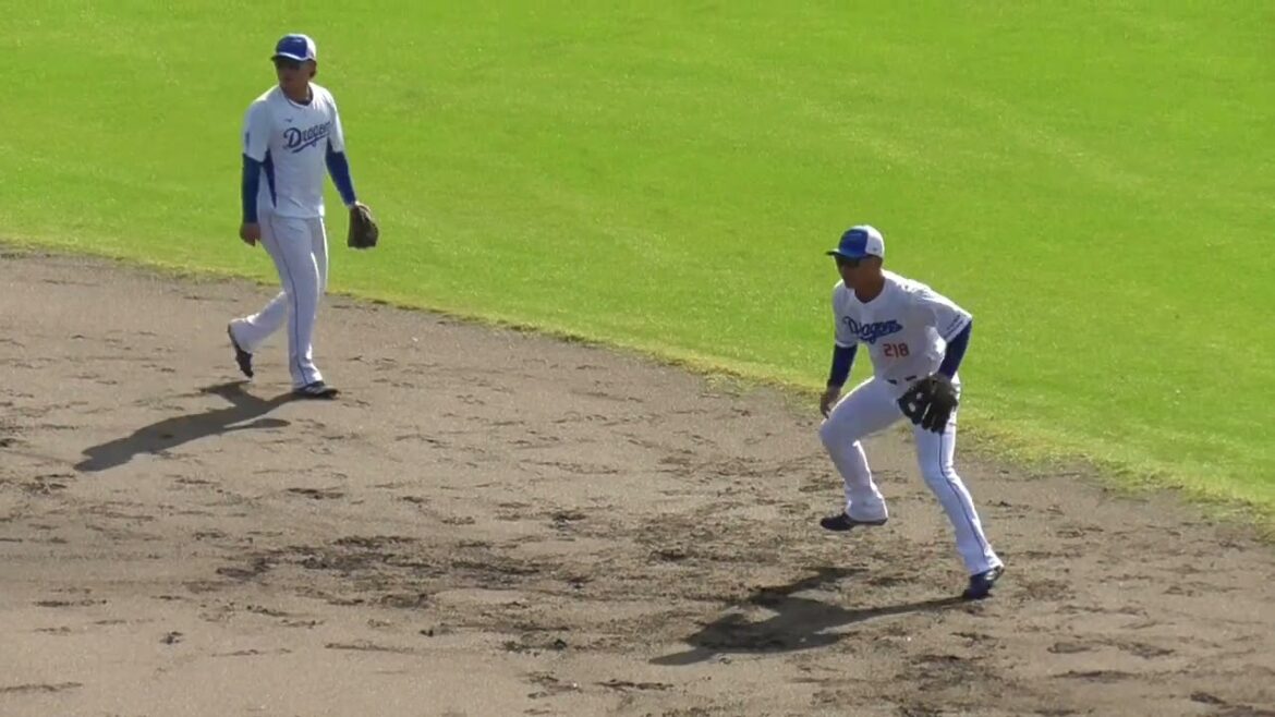 【プロ野球】　中日　秋季キャンプ　『内野守備、ケースバッティング、走塁、ティー・トスバッティング』