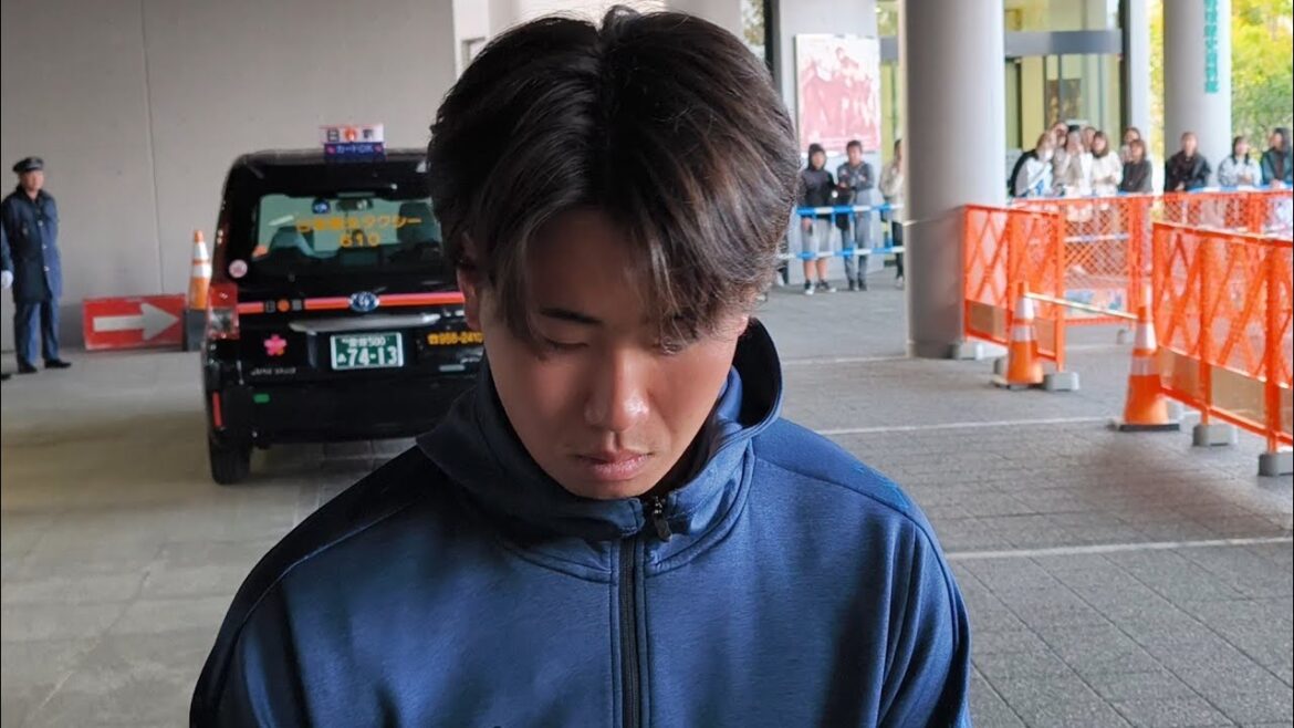 2025年東京ヤクルトスワローズ秋季キャンプ サインをするコーチ、選手の皆さん！ 11/2松山中央公園