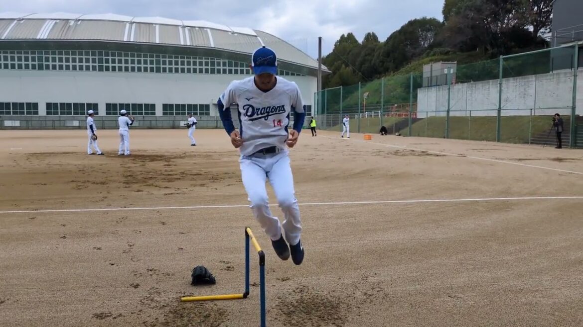 【プロ野球】　中日　秋季キャンプ　『エラーで罰ゲーム！投手　捕球からスロー①』