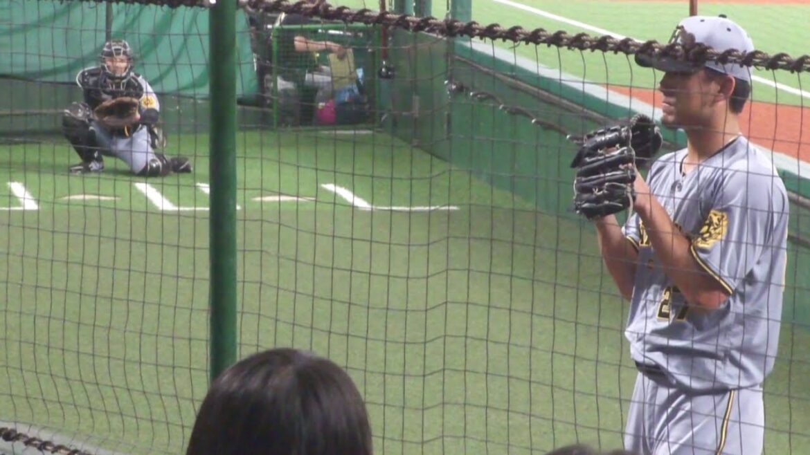 阪神 伊藤将司が試合前にブルペンで投球練習　西武 vs 阪神　2025年6月11日(水)　ベルーナドーム交流戦