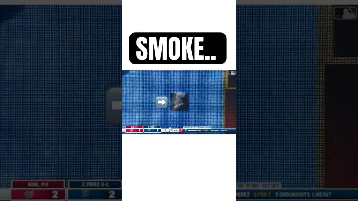 スコアボードの煙。。🤯